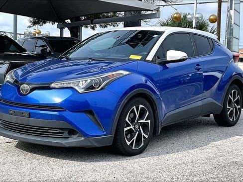 Used 2018 Toyota C-HR XLE FWD image 4
