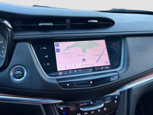 Used 2021 Cadillac XT5 Premium Luxury image 22