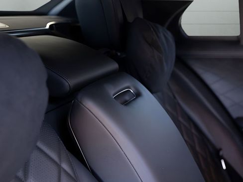 Used 2022 Mercedes-Benz S 580 4MATIC Sedan w/ AMG Line Package image 78