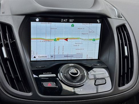 Used 2019 Ford Escape Titanium image 9