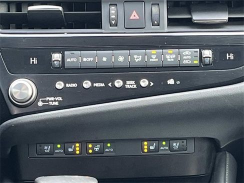 Used 2024 Lexus ES 350 w/ Premium Package image 16
