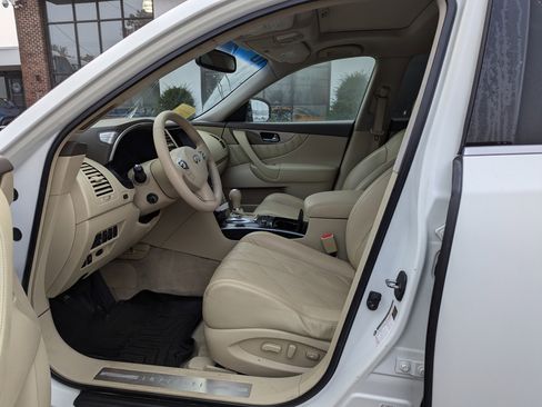 Used 2010 INFINITI FX35 AWD w/ Navigation Pkg image 12