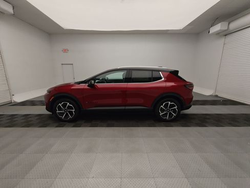 New 2026 Chevrolet Equinox EV LT image 2