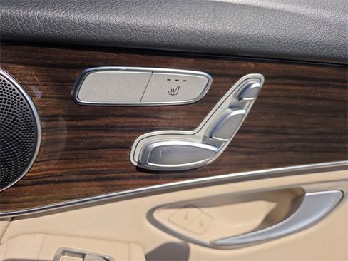 Used 2022 Mercedes-Benz GLC 300 image 17