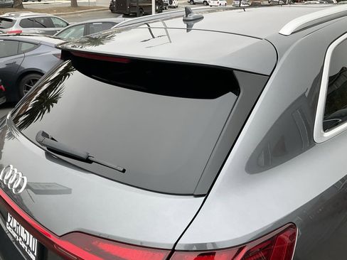 Used 2019 Audi e-tron Prestige w/ Prestige Package image 82