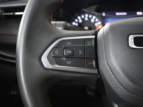 Used 2024 Jeep Compass Trailhawk AWD/4WD image 35