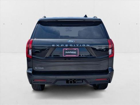 New 2025 Ford Expedition Active image 7