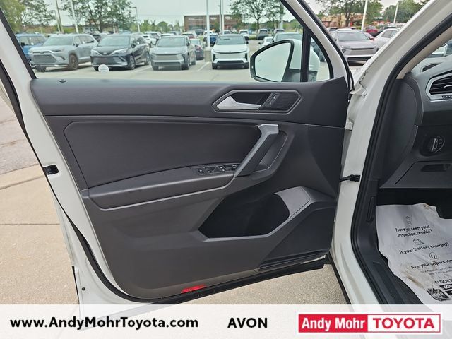 Used 2019 Volkswagen Tiguan SE FWD image 11