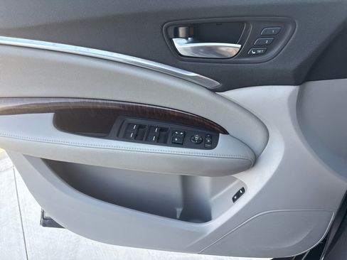 Used 2018 Acura MDX SH-AWD image 27