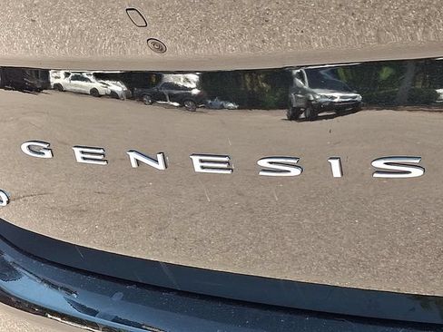 Used 2025 Genesis G70 2.5T RWD image 32