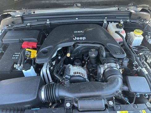 Used 2021 Jeep Gladiator Mojave AWD/4WD image 12