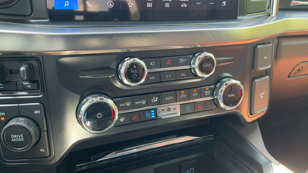 New 2026 Ford F350 King Ranch w/ Chrome Package AWD/4WD image 16