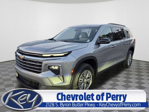 New 2026 Chevrolet Traverse LT w/ LPO, Floor Liner Package image 1