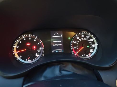 Used 2021 Toyota Highlander LE image 8