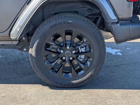 Used 2024 Jeep Wrangler Unlimited Sahara image 14