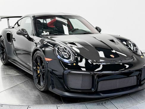 Used 2018 Porsche 911 GT2 RS RWD image 3