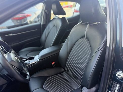 Used 2019 Toyota Camry SE FWD image 20