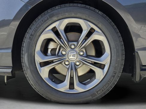 Used 2023 Honda Accord EX image 31