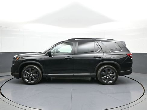 Certified 2023 Honda Pilot Sport image 9