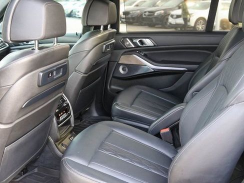Used 2021 BMW X7 M50i w/ Dynamic Handling Package AWD/4WD image 19