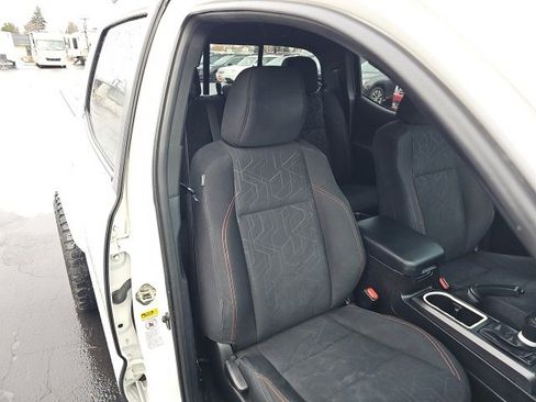 Used 2016 Toyota Tacoma TRD Sport image 16