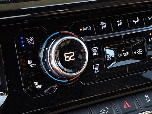 Used 2025 GMC Sierra 1500 AT4 image 20