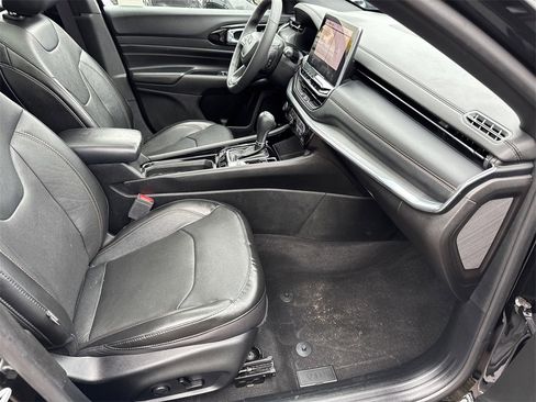 Used 2023 Jeep Compass Limited w/ Elite Group for (Red) Edition image 18