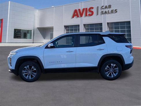 Used 2025 Chevrolet Equinox LT image 2