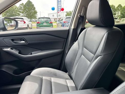 Used 2025 Nissan Rogue SL FWD image 22