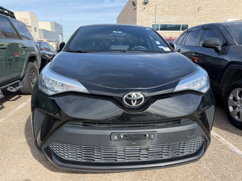 Used 2020 Toyota C-HR LE image 4