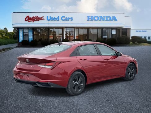Used 2022 Hyundai Elantra SEL FWD image 5
