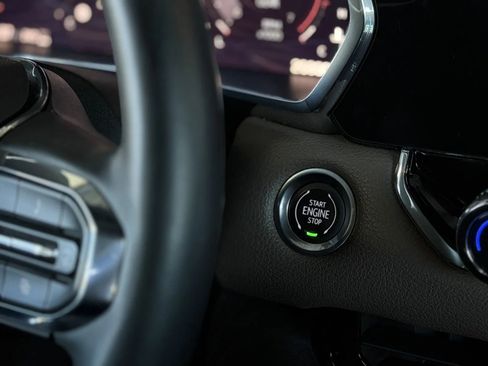 Used 2023 GMC Canyon Denali w/ Denali Black Edition image 29