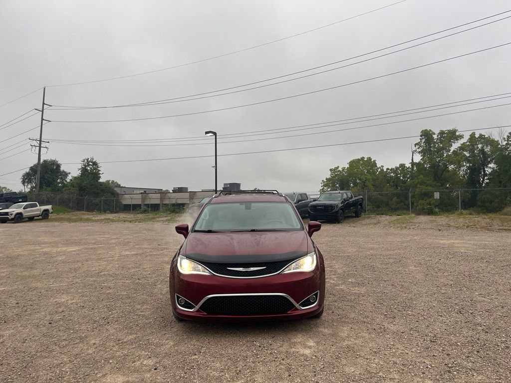 Used 2019 Chrysler Pacifica Touring-L FWD image 3