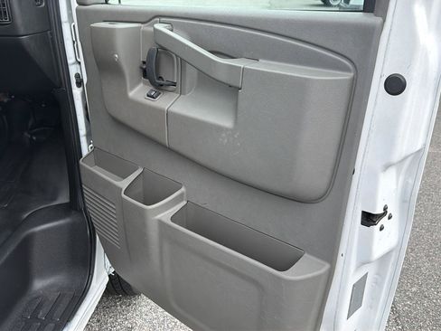 Used 2022 Chevrolet Express 2500 w/ Driver Convenience Package RWD image 14