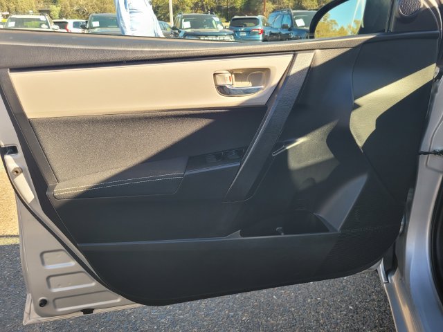 Used 2017 Toyota Corolla LE FWD image 16