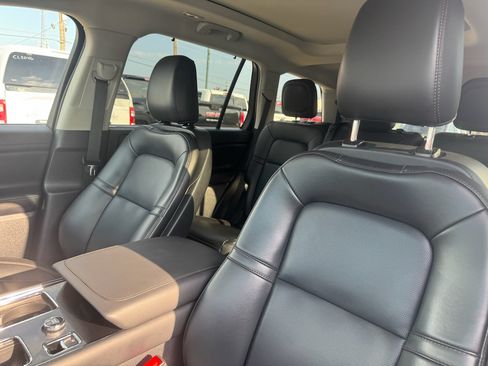 Used 2025 Lincoln Aviator 2WD image 25