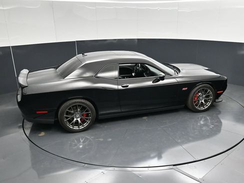 Used 2016 Dodge Challenger SRT w/ Technology Group RWD image 47