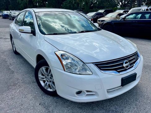 Used 2010 Nissan Altima 2.5 SL w/ Technology Pkg image 10