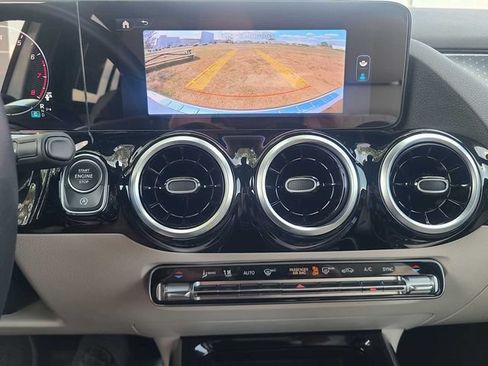 Used 2025 Mercedes-Benz GLA 250 4MATIC image 28