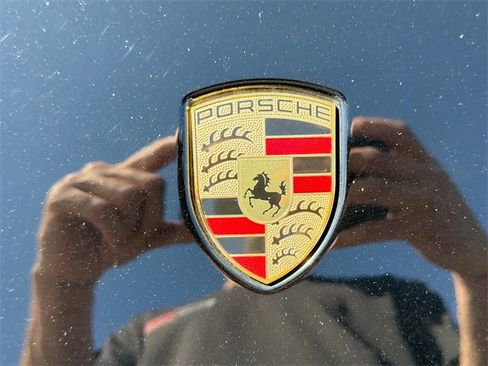 Used 2018 Porsche Cayenne S Platinum image 11