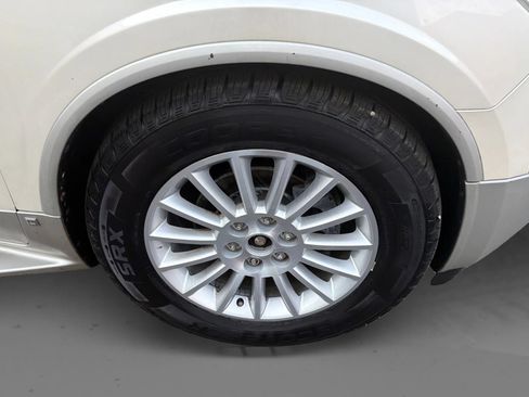 Used 2009 Buick Enclave CXL w/ Entertainment Package #4 AWD/4WD image 25