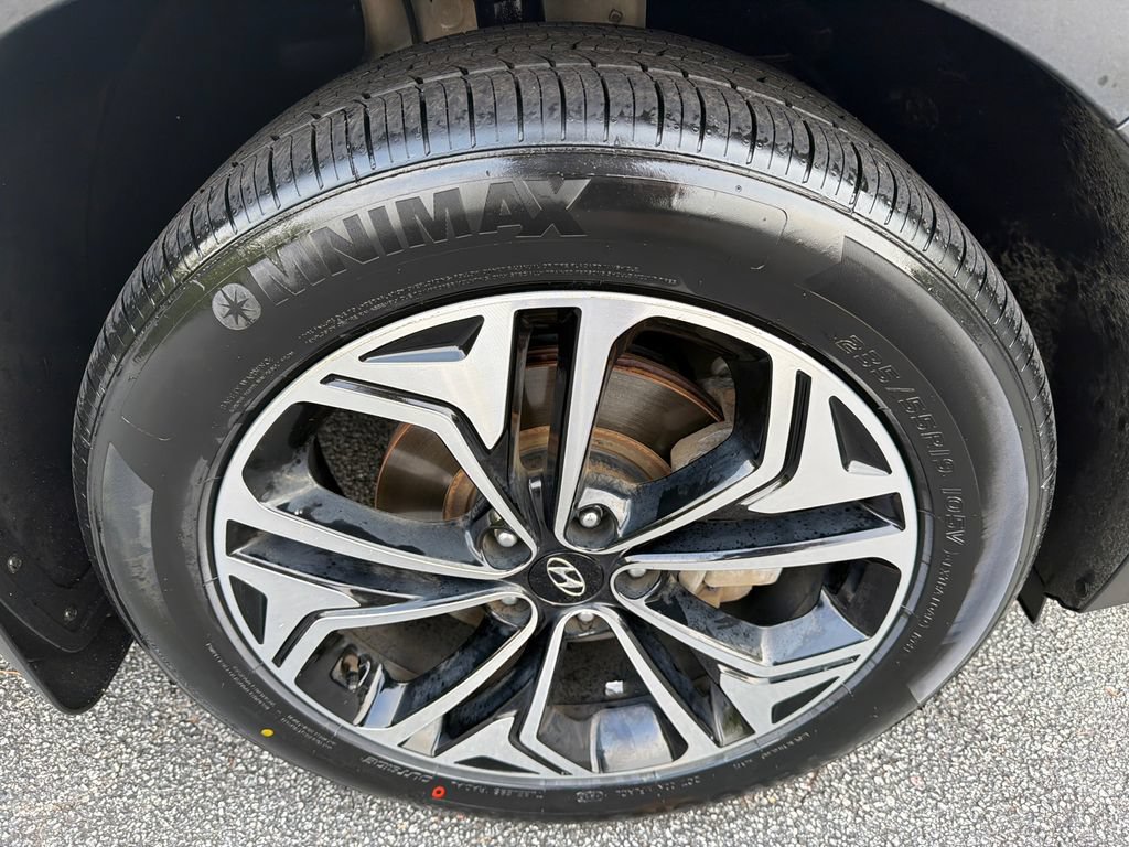 Used 2020 Hyundai Santa Fe Limited FWD image 12