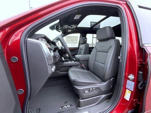 New 2026 GMC Yukon Denali w/ Sun & Power Step Package image 10