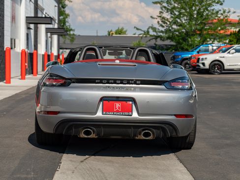 Used 2021 Porsche 718 Boxster RWD image 23