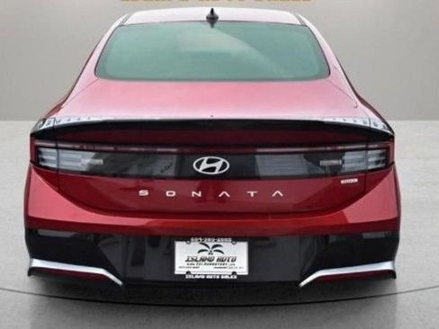 Used 2025 Hyundai Sonata SEL FWD image 2