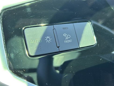 Used 2025 Audi Q3 2.0T Premium image 24