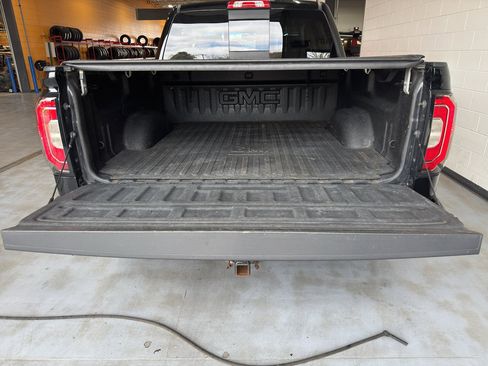 Used 2017 GMC Sierra 1500 SLT w/ SLT Premium Package image 20