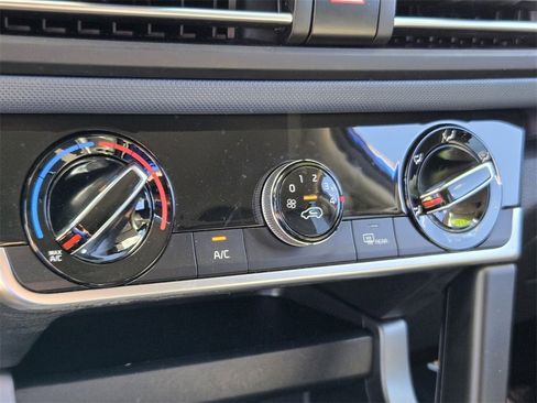 Used 2021 Kia Seltos S image 19