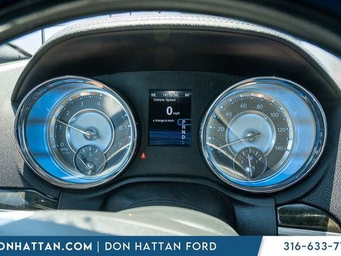 Used 2014 Chrysler 300 C RWD image 7