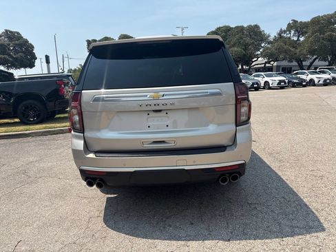 Used 2024 Chevrolet Tahoe High Country AWD/4WD image 4